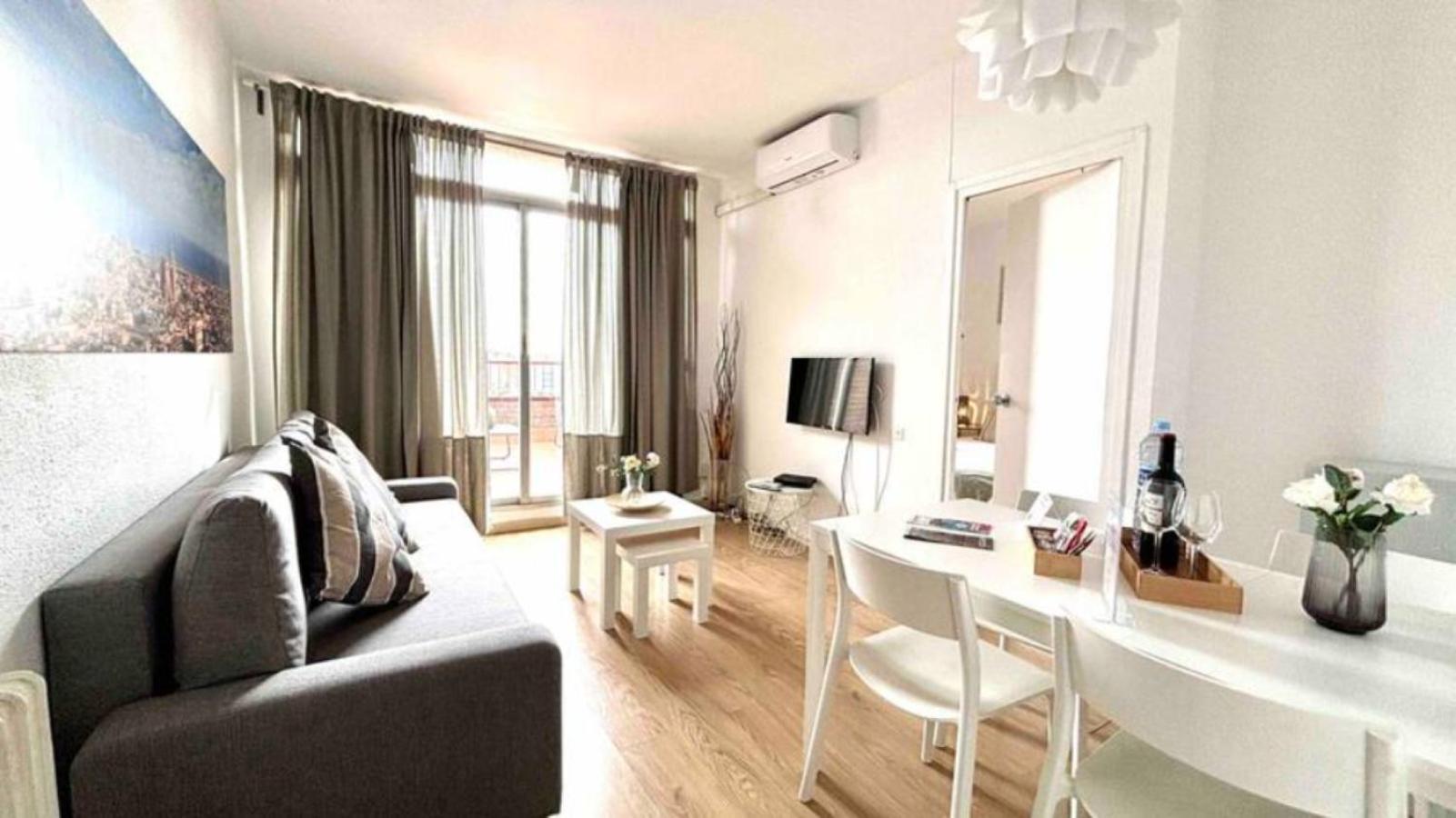 דירות ברצלונה Sants Station Penthouse מראה חיצוני תמונה